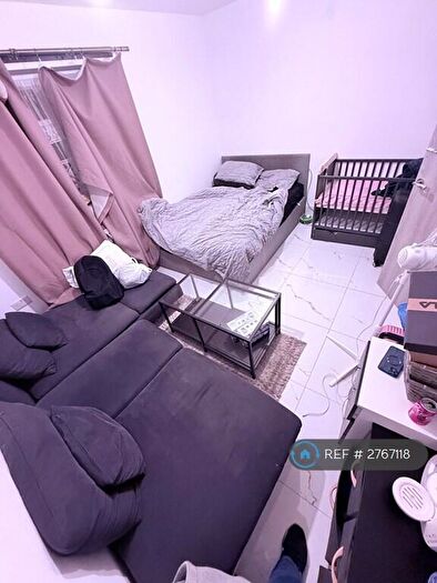 1 Bedroom Flat To Rent In Spearing Road, High Wycombe, HP12