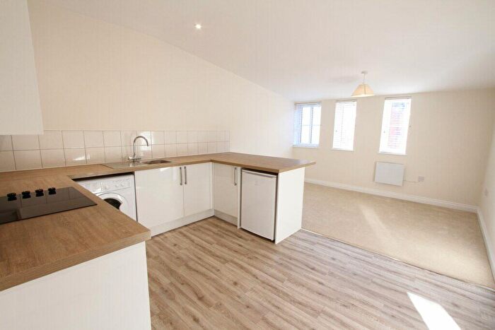 2 Bedroom Apartment To Rent In Castle Street, Banbury, Oxon, OX16