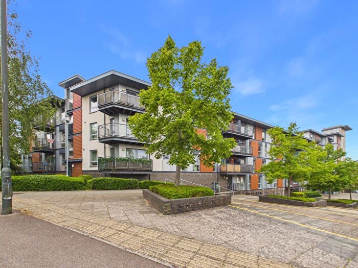 1 Bedroom Flat For Sale In Commonwealth Drive, Page Court Commonwealth Drive, RH10