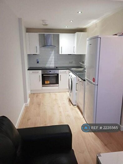 2 Bedroom Flat To Rent In Concord Street, Leeds, LS2