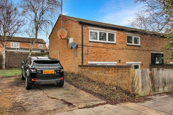 2 Bedroom Flat To Rent In Kildonan Place, Hodge Lee, Milton Keynes, Buckinghamshire, MK12