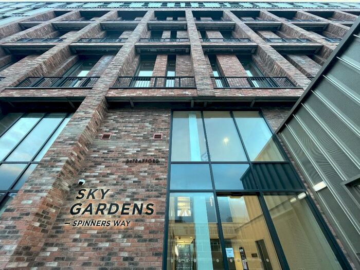 2 Bedroom Flat To Rent In Sky Garden, Spinners Way, Manchester, Greater Manchester, M15