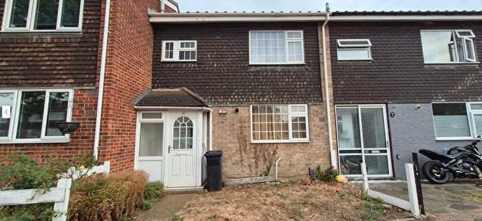 3 Bedroom Terraced House To Rent In Theydon Gardens, Rainham, RM13