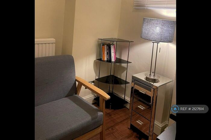 2 Bedroom Flat To Rent In Cavendish Mansions, London, EC1R