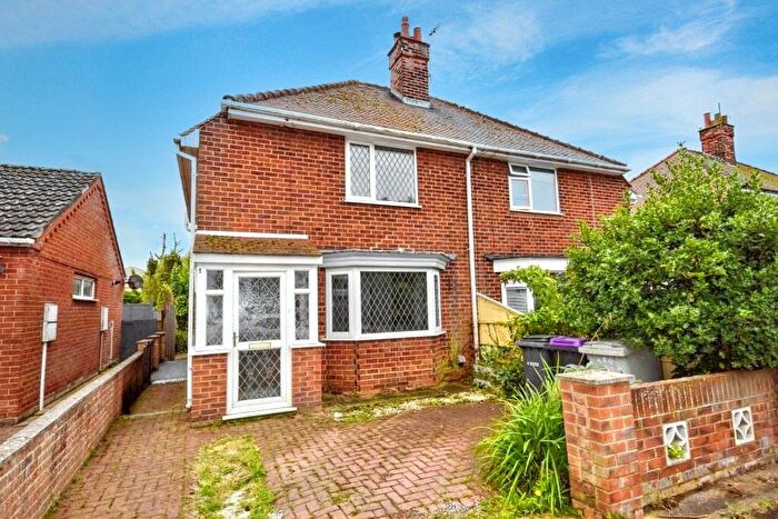 2 Bedroom Semi-Detached House For Sale In The Drive, Ingoldmells, Skegness, PE25