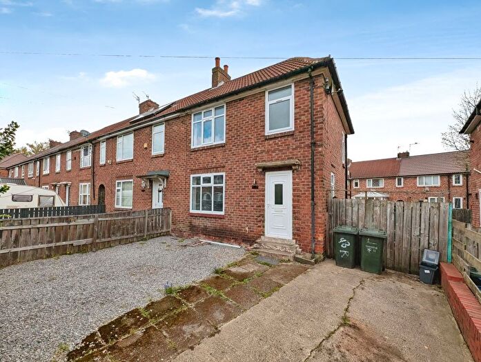 3 Bedroom End Of Terrace House To Rent In Royal Crescent, Newcastle Upon Tyne, NE4