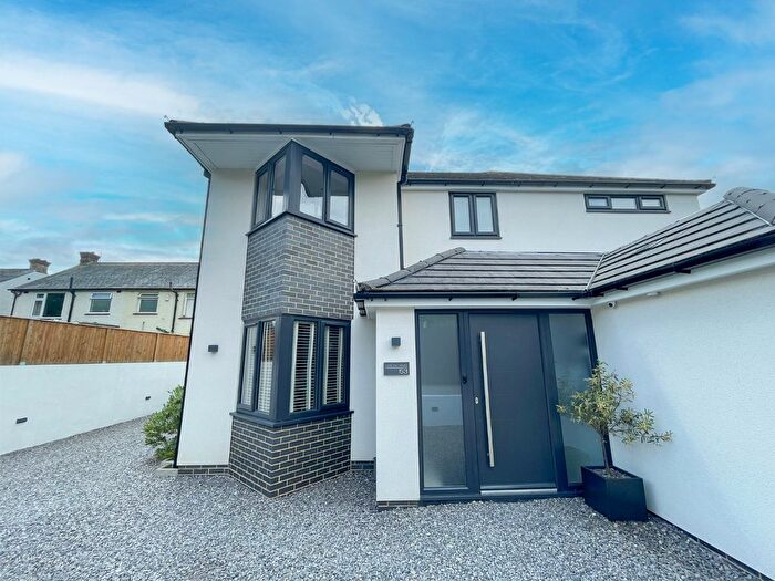 3 Bedroom Semi-Detached House To Rent In Laurel Avenue, Gravesend, Kent, DA12