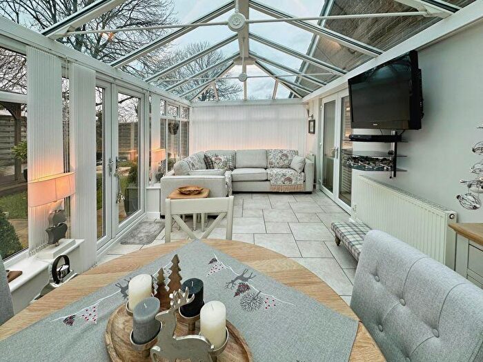 3 Bedroom Bungalow For Sale In Fulwood Close, Bury, BL8