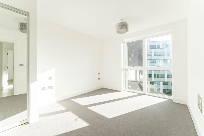 2 Bedroom Flat To Rent In Abbotsford Court, Park Royal, London, NW10