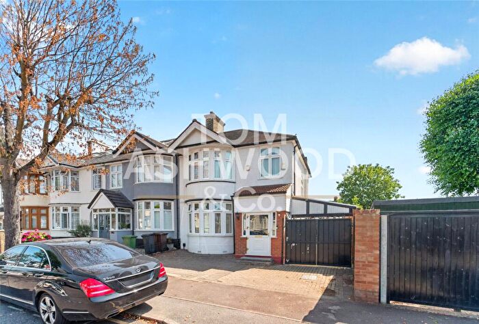 4 Bedroom End Of Terrace House For Sale In Halsham Crescent, Leftley Estate, Barking, IG11