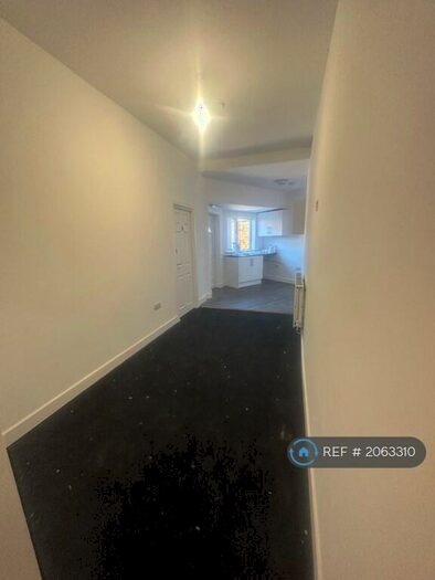 5 Bedroom Semi-Detached House To Rent In Alice Street, South Shields, NE33