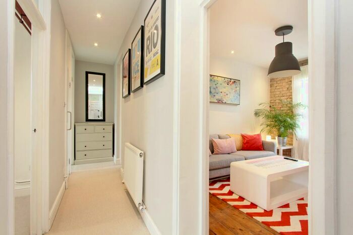 2 Bedroom Flat To Rent In Johnson Street, London, E1