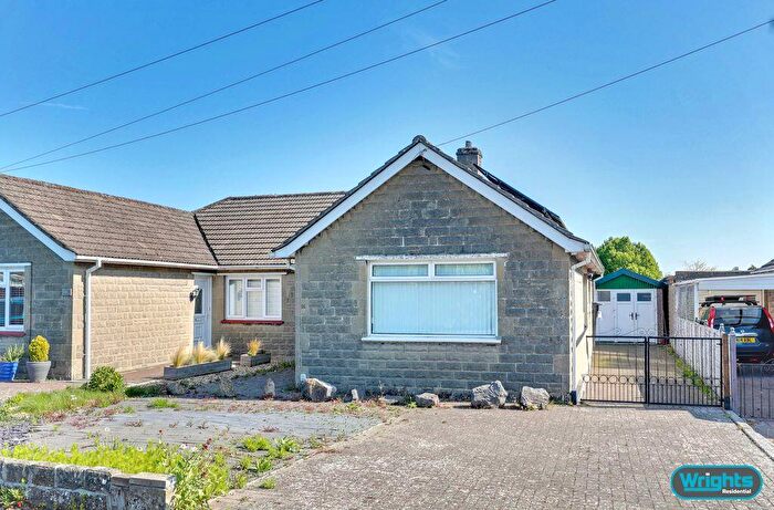 3 Bedroom Semi-Detached Bungalow For Sale In Windermere Road, Trowbridge, BA14