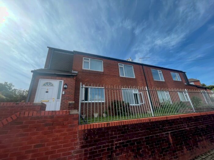 2 Bedroom Apartment To Rent In Hillary Rise, Barry, CF63