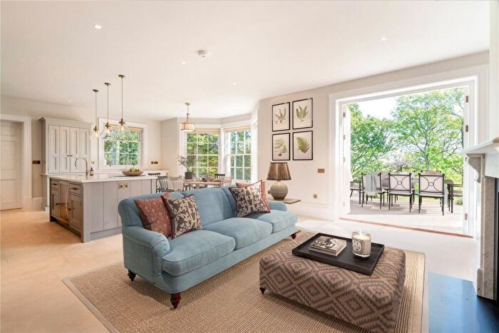 6 Bedroom Detached House For Sale In Templeton Road, Kintbury, Hungerford, Berkshire, RG17