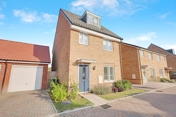 4 Bedroom Detached House To Rent In Minnow Lane, Great Wakering, SS3