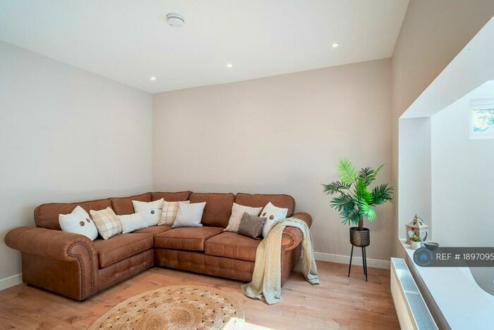 5 Bedroom End Of Terrace House To Rent In Portland Terrace, Bath, BA1