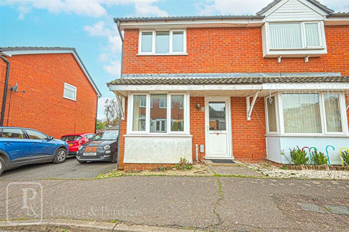 2 Bedroom Detached House To Rent In Lydgate Close, Manningtree, Essex, CO11