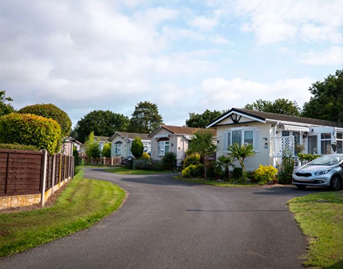 2 Bedroom Park Home For Sale In Burringham Road, Scunthorpe, DN17