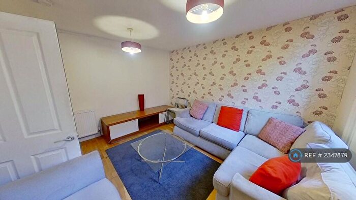 4 Bedroom Flat To Rent In Wheatfield Street, Edinburgh, EH11