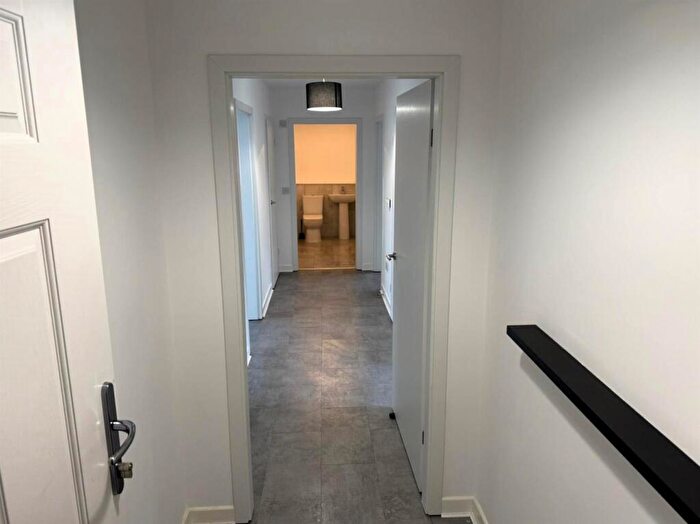 2 Bedroom Flat To Rent In Corthan Court, Thornton, KY1
