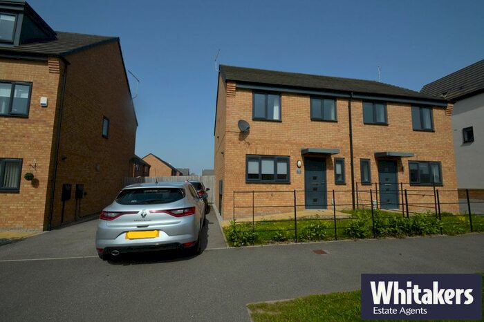 3 Bedroom Semi-Detached House To Rent In Pioneer Way, Kingswood, Hull, HU7