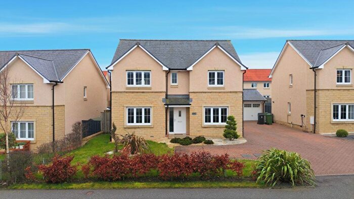 4 Bedroom Detached House For Sale In Fernwood Drive, Dalkeith, EH22
