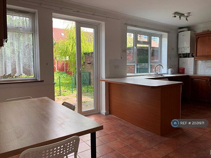 3 Bedroom Terraced House To Rent In Tarling Road, London, E16