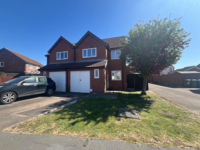3 Bedroom Semi-Detached House For Sale In Lode Way, Chatteris, Cambs., PE16