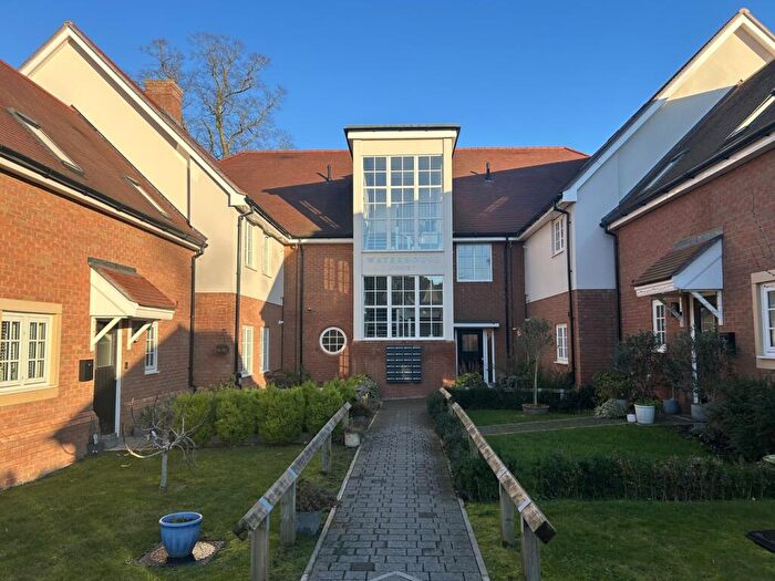 2 Bedroom Apartment To Rent In Norton Way South, Letchworth Garden City, SG6