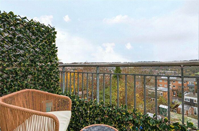 2 Bedroom Apartment For Sale In Windrush Drive, High Wycombe, Buckinghamshire, HP13