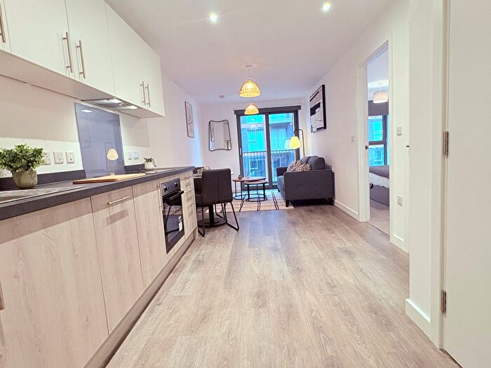 1 Bedroom Flat To Rent In New Baillie Street, Rochdale, OL16