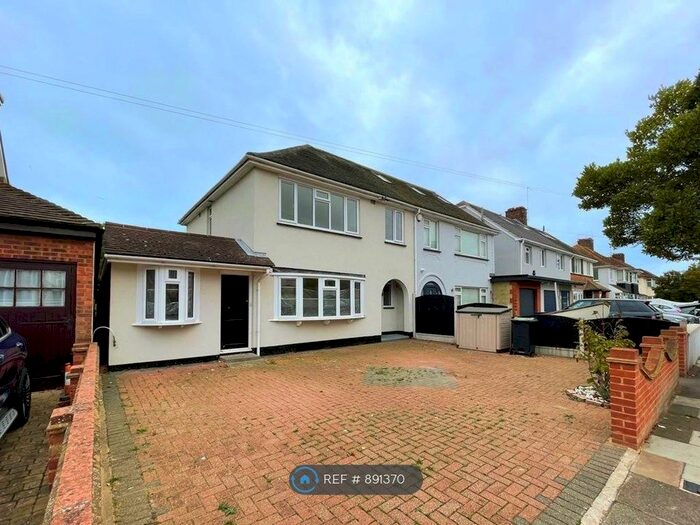 5 Bedroom Semi-Detached House To Rent In Ulster Avenue, Shoeburyness, Southend-On-Sea, SS3