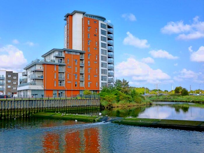 2 Bedroom Flat To Rent In Reavell Place, Ipswich, IP2