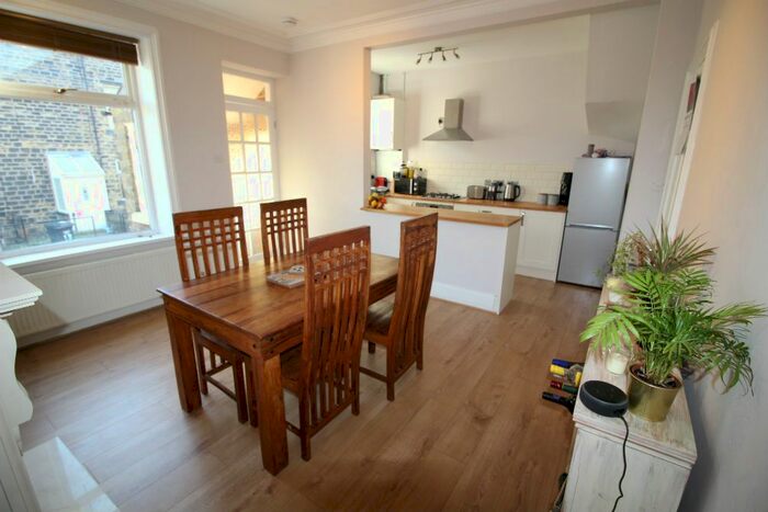 4 Bedroom Property To Rent In Montague Street, Sowerby Bridge, HX6