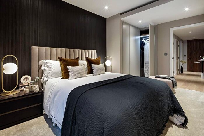 1 Bedroom Flat For Sale In South Quay Plaza, Canary Wharf, E14