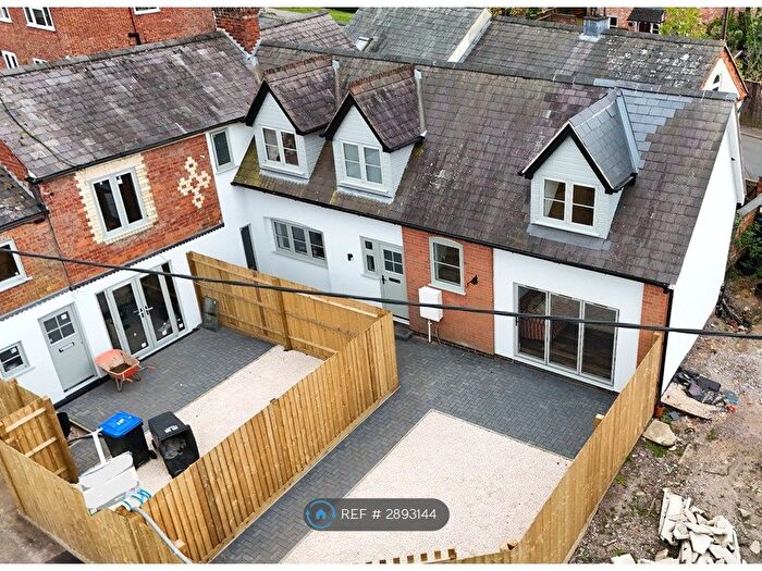 3 Bedroom Semi-Detached House To Rent In Chapel Lane, Rugby, CV23