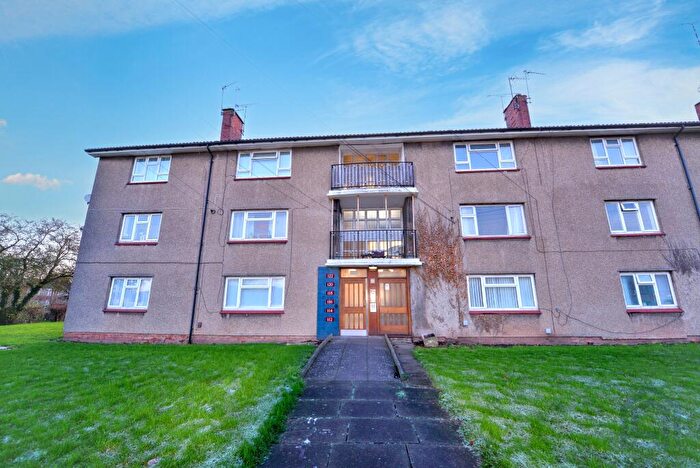 2 Bedroom Flat For Sale In Quinton Parade, Coventry, CV3