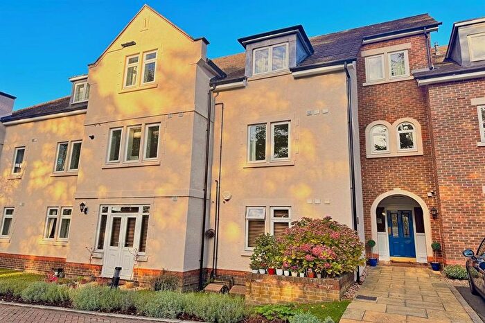 2 Bedroom Flat For Sale In Regency Court, Grove Lane, Hale, WA15