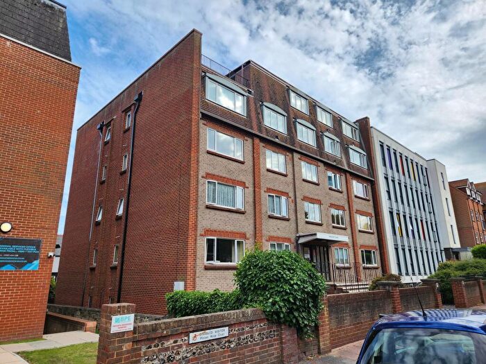 1 Bedroom Flat To Rent In St Leonards Road, Eastbourne, BN21