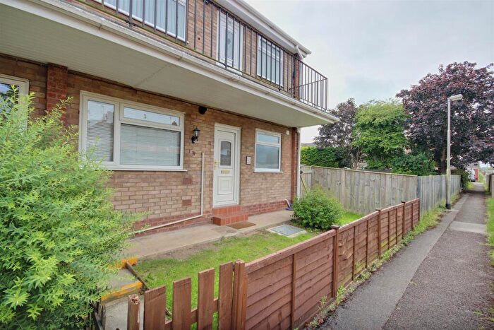 1 Bedroom Apartment For Sale In Fulford Crescent, Willerby, Hull, HU10