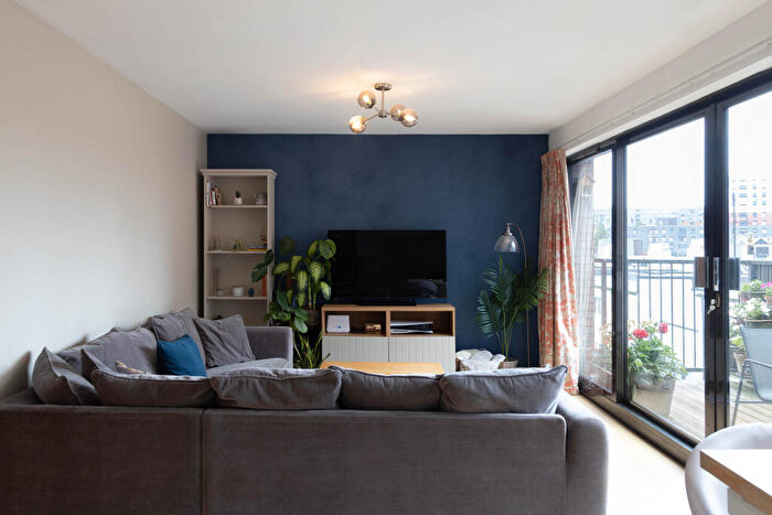 2 Bedroom Apartment For Sale In Burgess House, New Islington, Manchester, M4