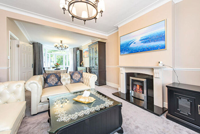 5 Bedroom Detached House For Sale In Colindeep Gardens, Hendon, London, NW4