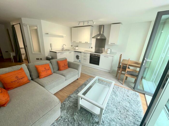 1 Bedroom Apartment To Rent In Marco Island, Nottingham City Centre, NG1