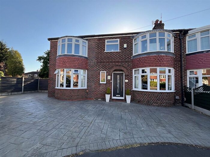 4 Bedroom Semi-Detached House For Sale In Rosslyn Road, Heald Green, Cheadle, SK8