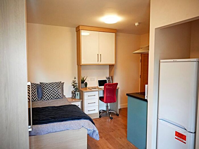 Apartment To Rent In Apt, Lofthouse Residence #, LS2