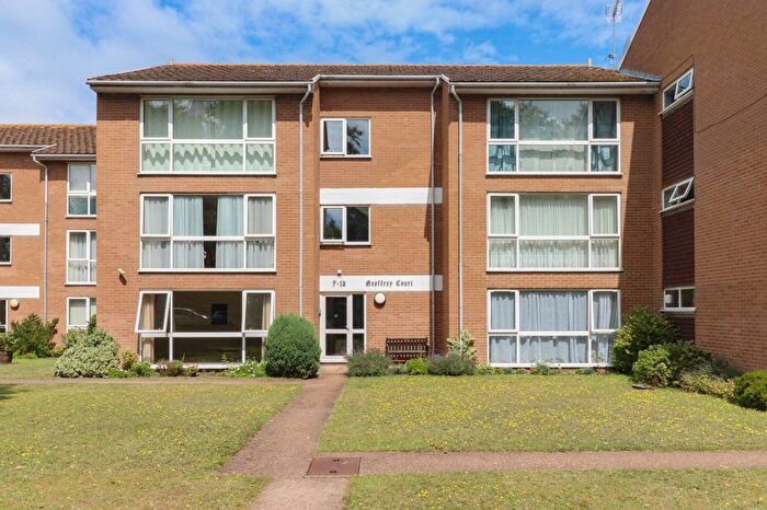 2 Bedroom Flat For Sale In Alpha Road, Birchington, Kent, CT7