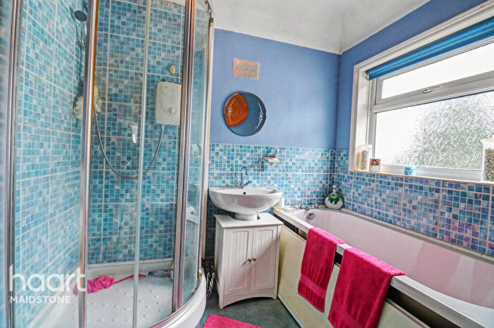 3 Bedroom Semi Detached House For Sale In Surrey Road, Maidstone, ME15