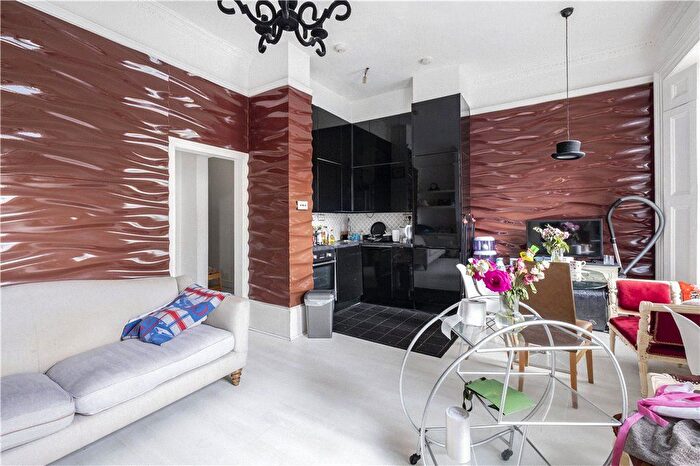 2 Bedroom Flat To Rent In Fulham Road, London, SW6