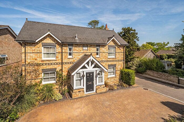 4 Bedroom Detached House For Sale In Astwick Road, Stotfold, SG5